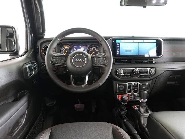 Used 2025 Jeep Wrangler Unlimited Rubicon AWD/4WD image 19