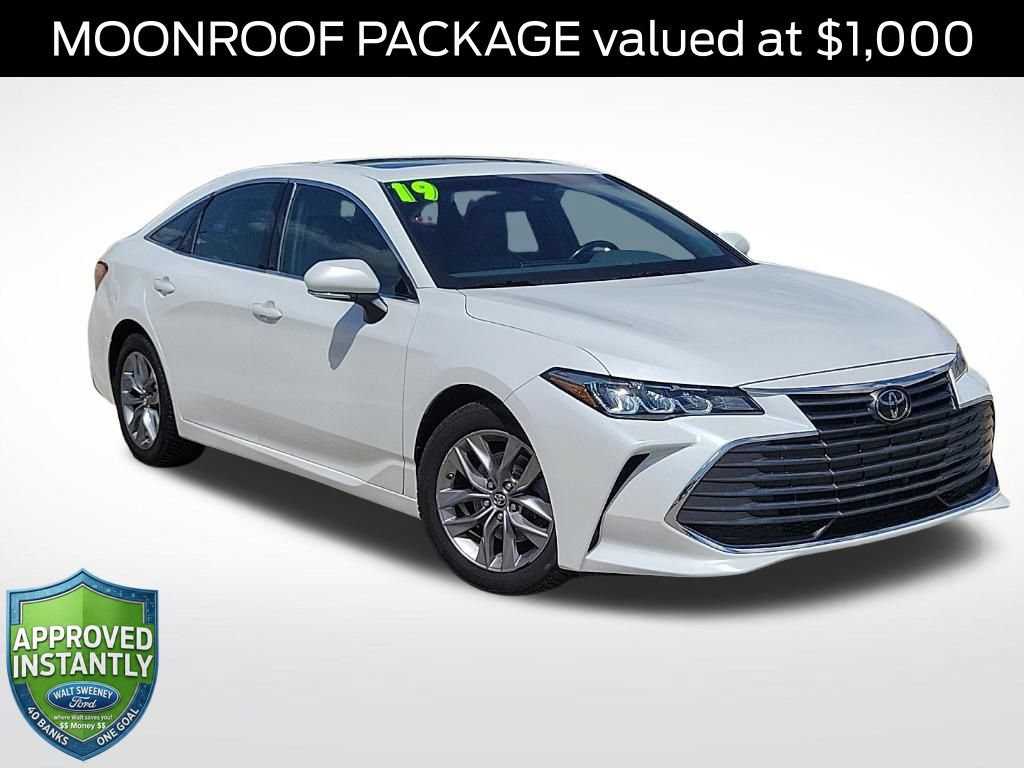 Used 2019 Toyota Avalon XLE w/ Moonroof Package FWD image 1