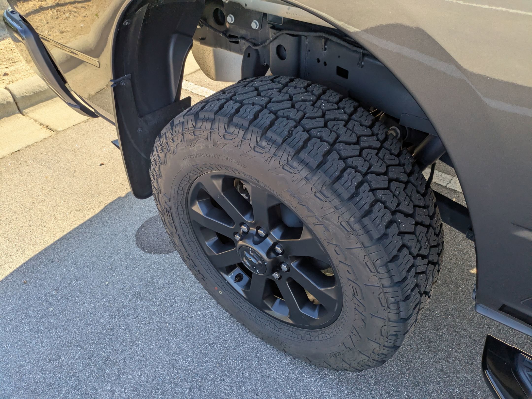 Used 2025 RAM 2500 Big Horn AWD/4WD image 38