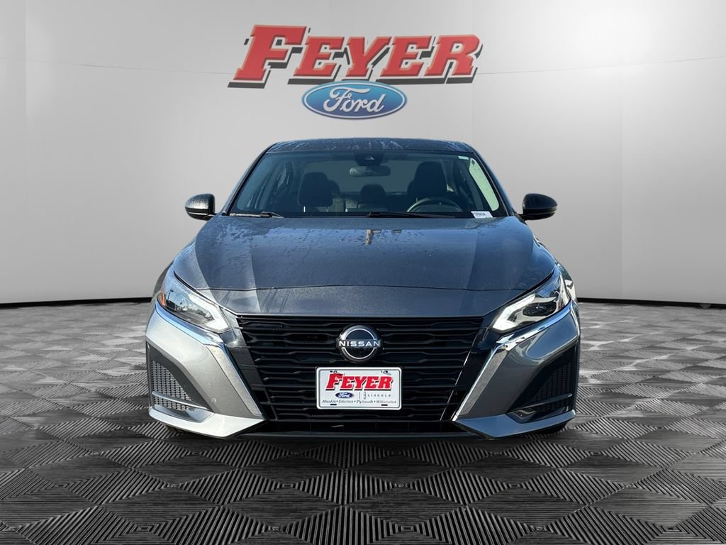 Used 2024 Nissan Altima 2.5 SV FWD image 8