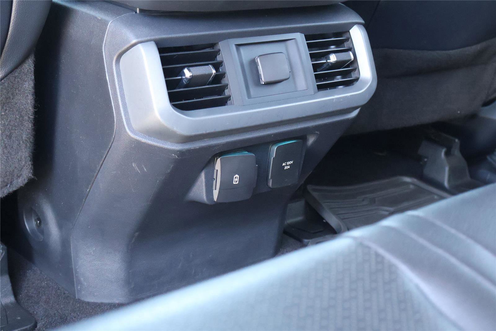 Certified 2021 Ford F150 Lariat image 32