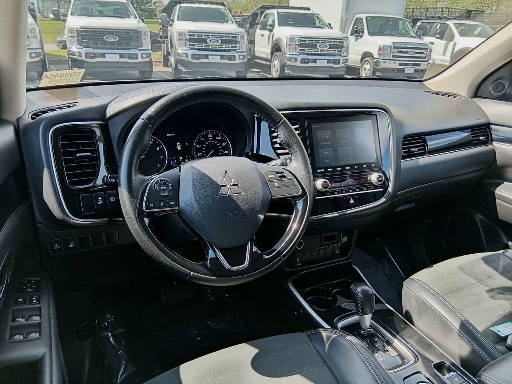 Used 2020 Mitsubishi Outlander SE AWD/4WD image 13