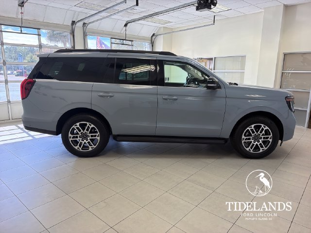 Certified 2025 Ford Expedition Active AWD/4WD image 10