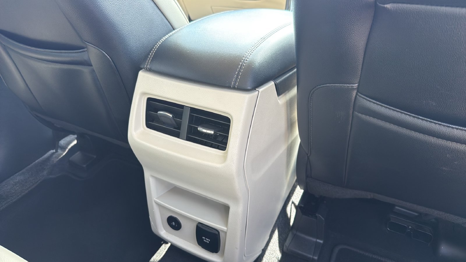 Certified 2024 Ford Edge Titanium AWD/4WD image 27