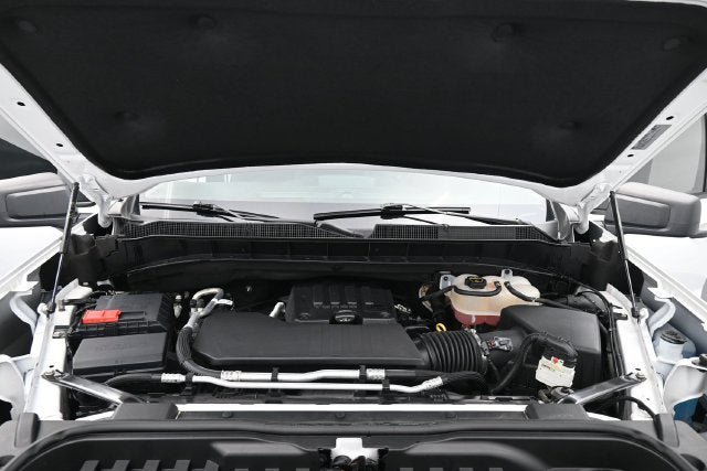 Used 2025 Chevrolet Silverado 1500 Custom w/ Turbomax Blackout Package AWD/4WD image 17