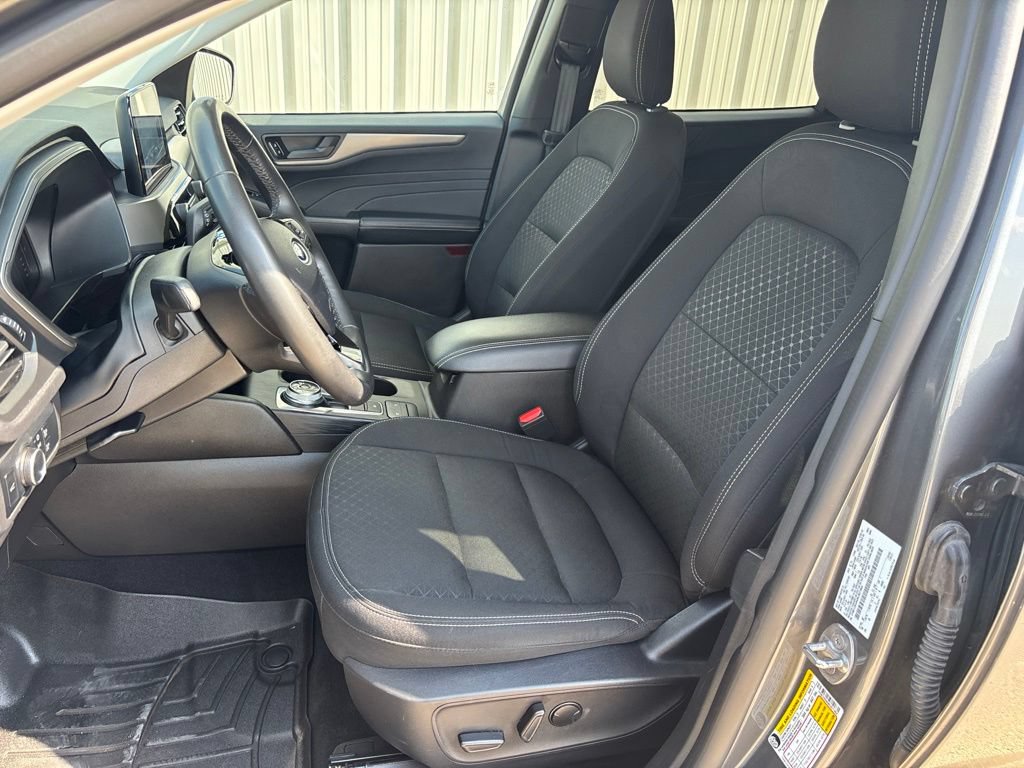 Certified 2024 Ford Escape Active AWD/4WD image 11