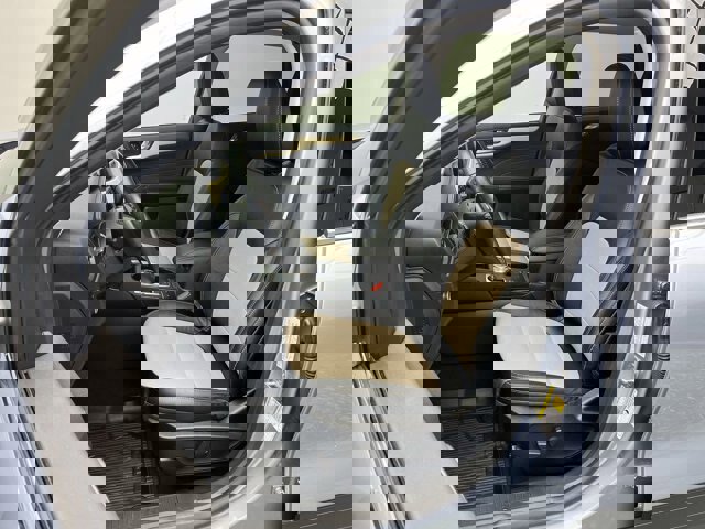 Certified 2022 Ford Escape Titanium w/ Titanium Elite Package image 11