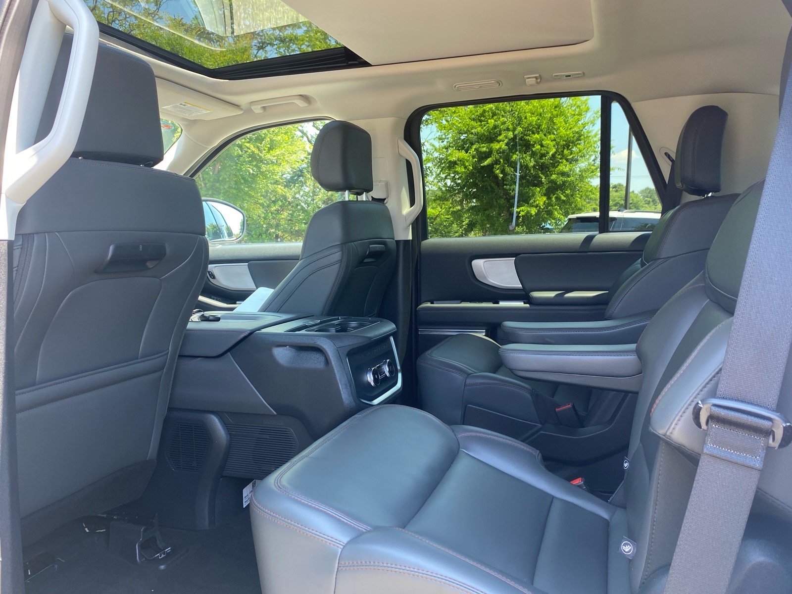 Certified 2025 Ford Expedition Active AWD/4WD image 20