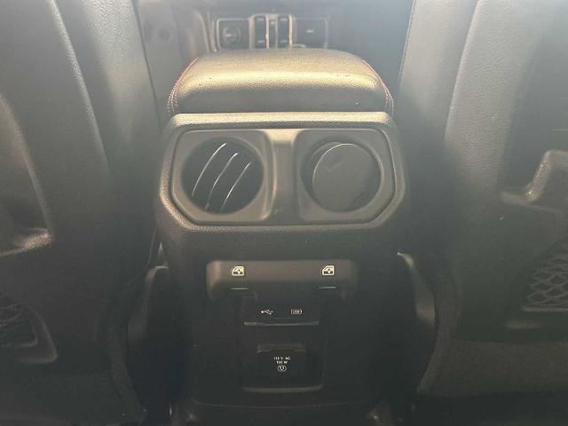 Used 2018 Jeep Wrangler Unlimited Rubicon w/ LED Lighting Group AWD/4WD image 19