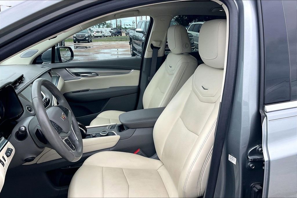 Used 2023 Cadillac XT5 Premium Luxury w/ Technology Package FWD image 18