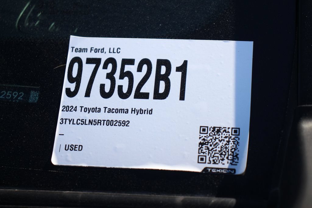 Used 2024 Toyota Tacoma TRD Off-Road AWD/4WD image 30