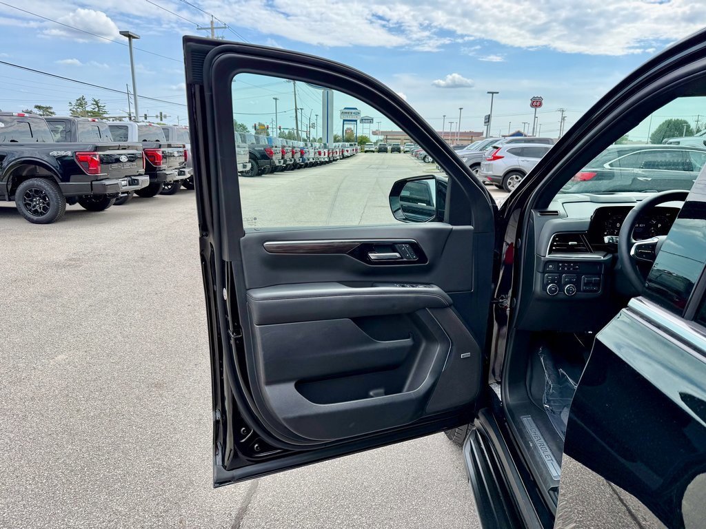 Used 2025 Chevrolet Suburban Premier w/ Sun And Tow Package image 13