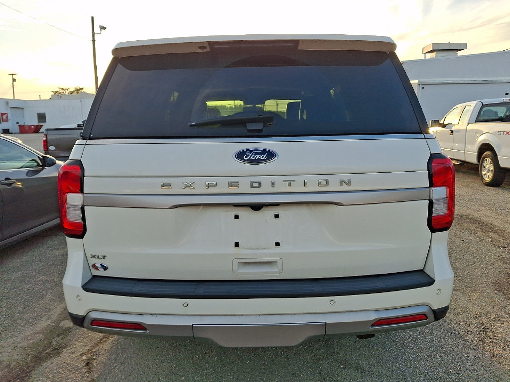 Certified 2022 Ford Expedition XLT AWD/4WD image 5