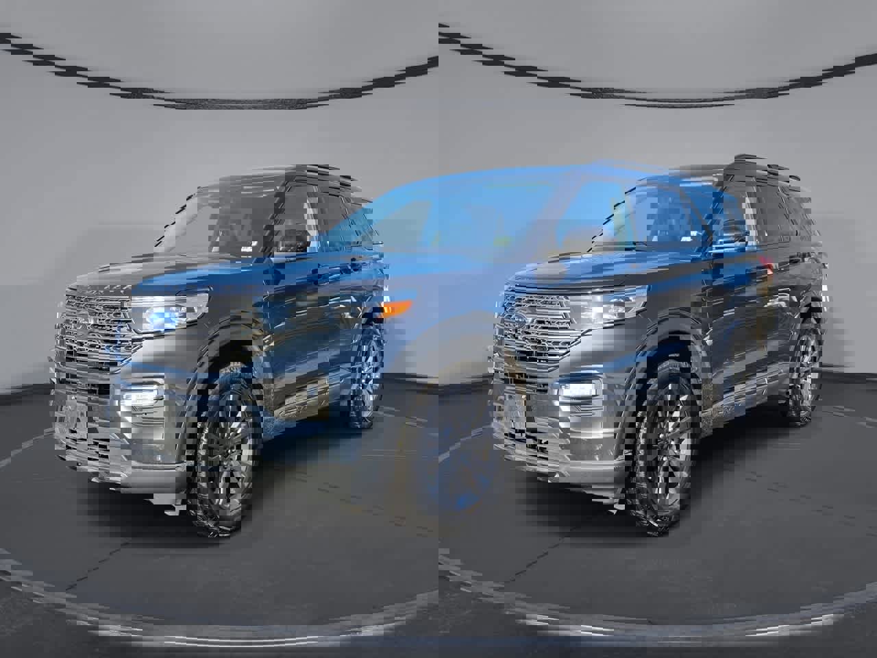 Certified 2022 Ford Explorer XLT w/ Equipment Group 202A image 1