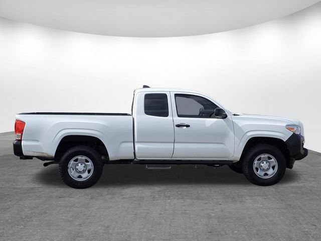 Used 2017 Toyota Tacoma SR RWD image 3