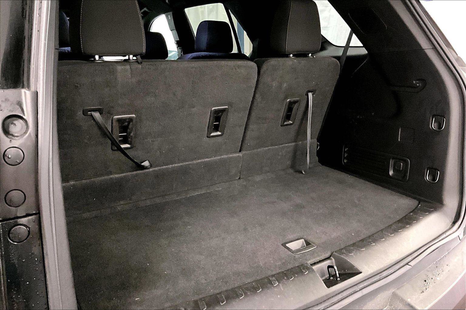 Used 2022 Chevrolet Traverse LT w/ LPO, Cargo Package image 35