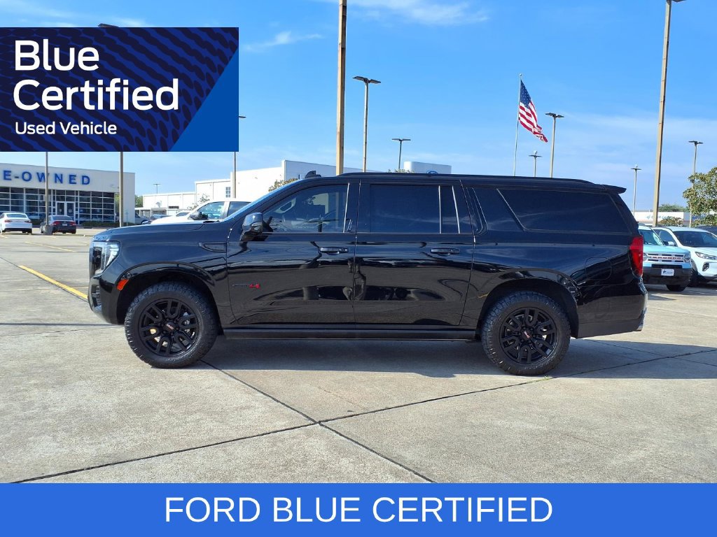 Used 2023 GMC Yukon XL AT4 w/ AT4 Premium Plus Package AWD/4WD image 3