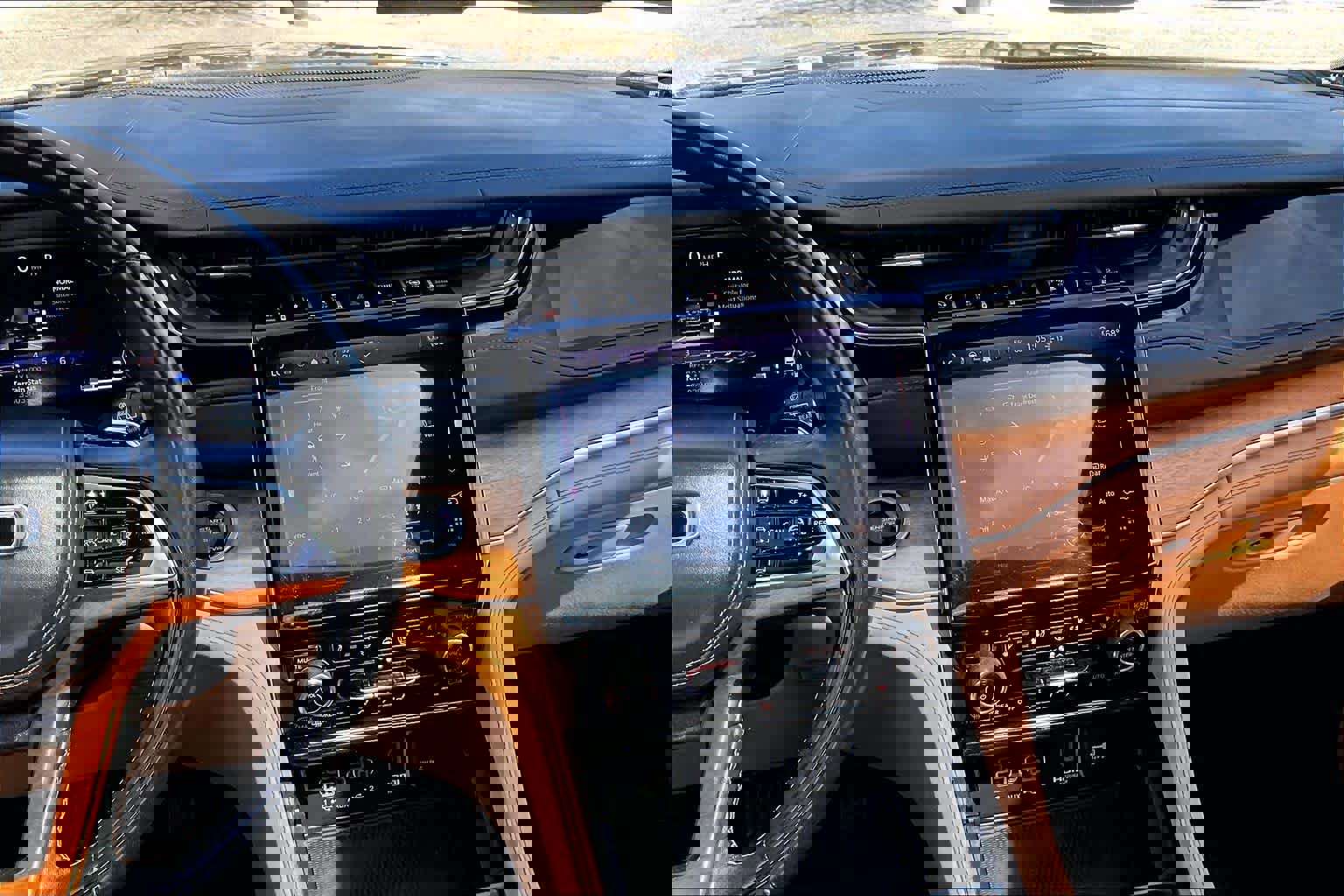 Used 2023 Jeep Grand Cherokee Summit image 9