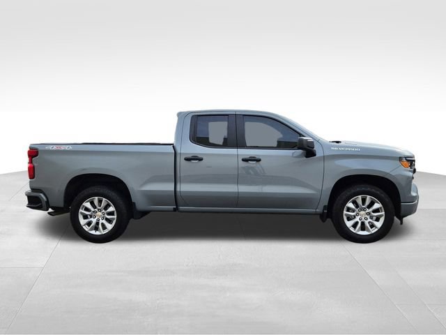Used 2025 Chevrolet Silverado 1500 Custom image 6