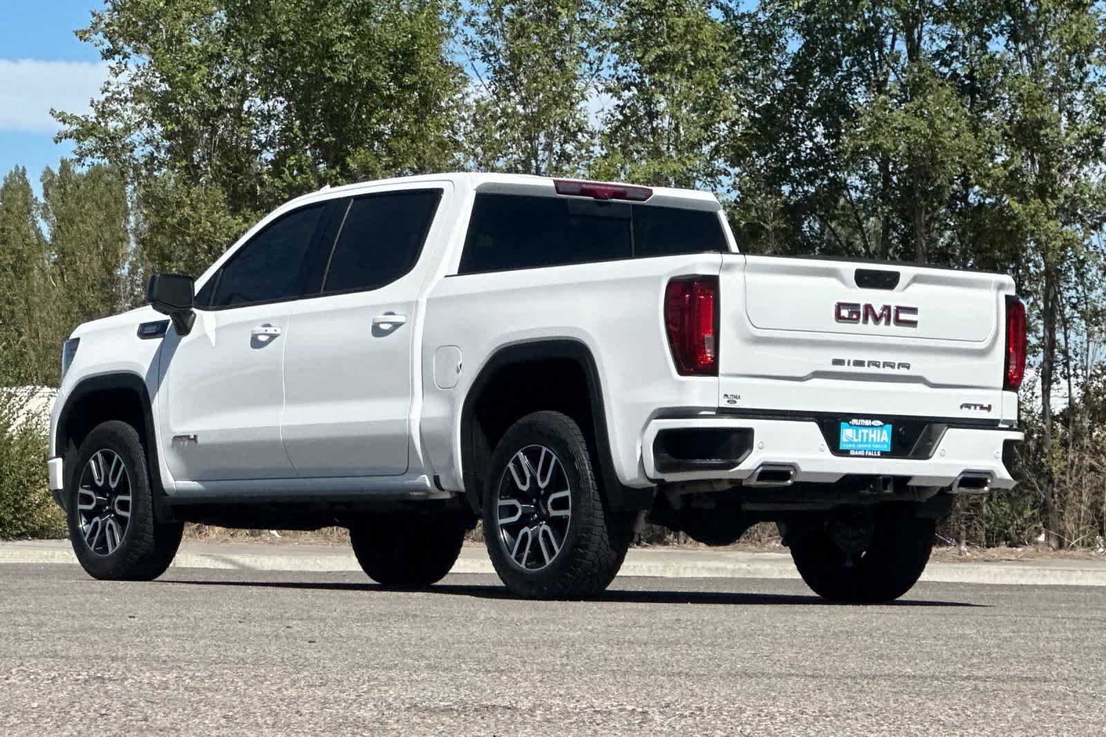 Used 2026 GMC Sierra 1500 AT4 w/ AT4 Premium Package AWD/4WD image 6