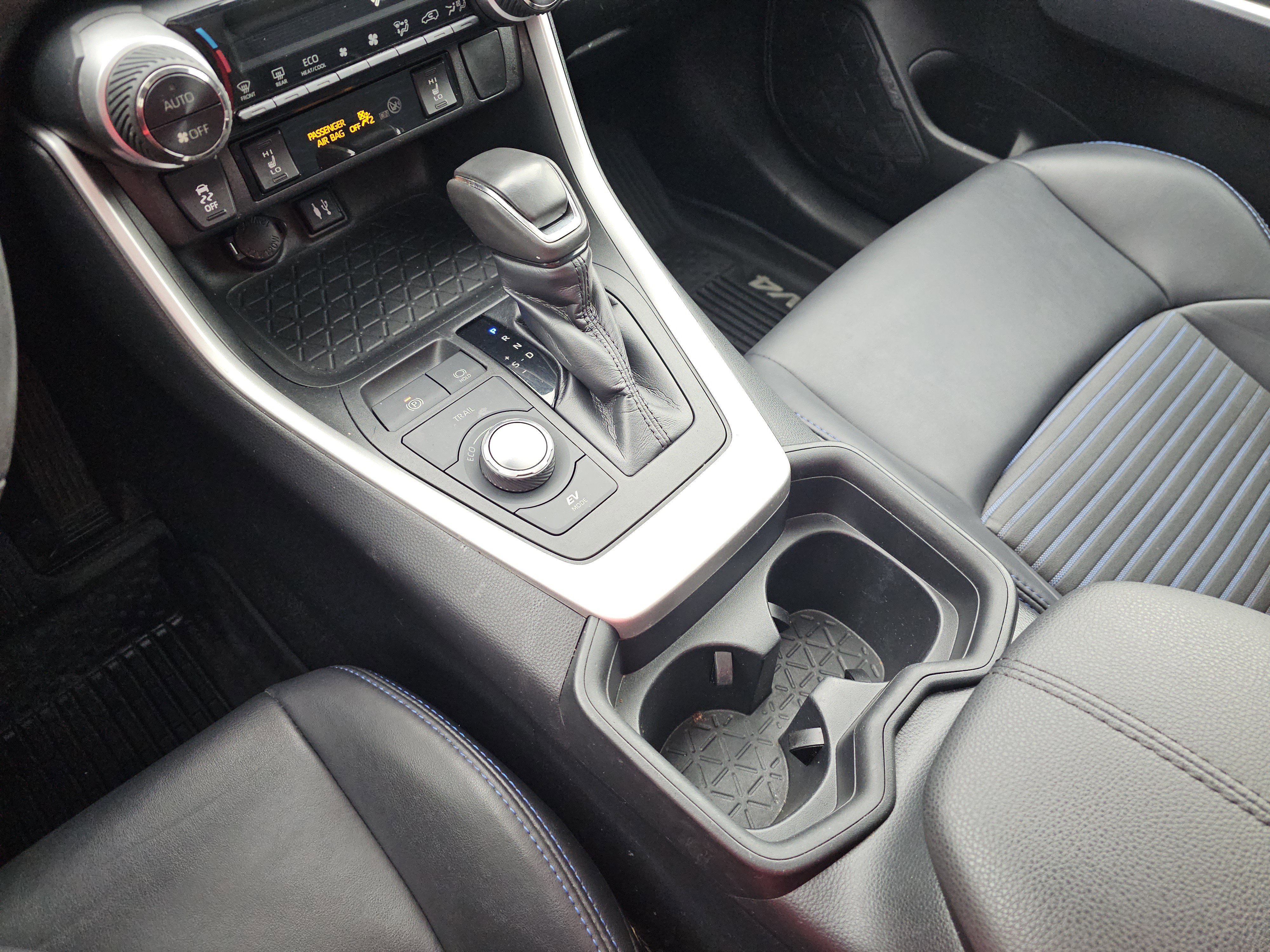 Used 2019 Toyota RAV4 XSE image 33