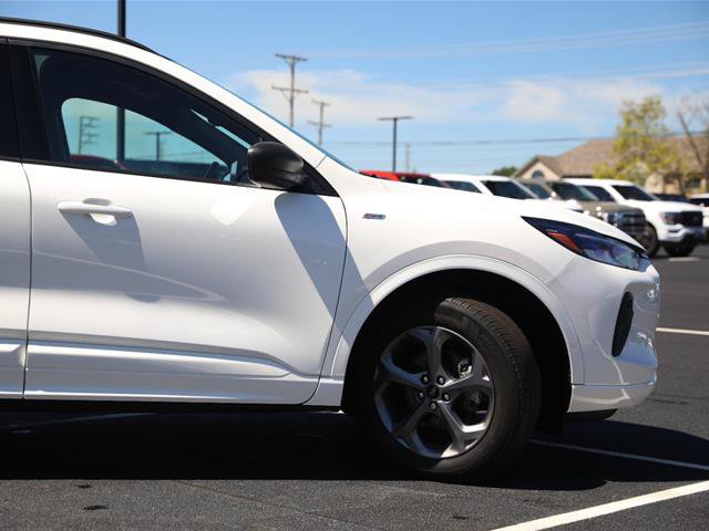Certified 2024 Ford Escape ST-Line w/ Tech Pack #1 AWD/4WD image 6