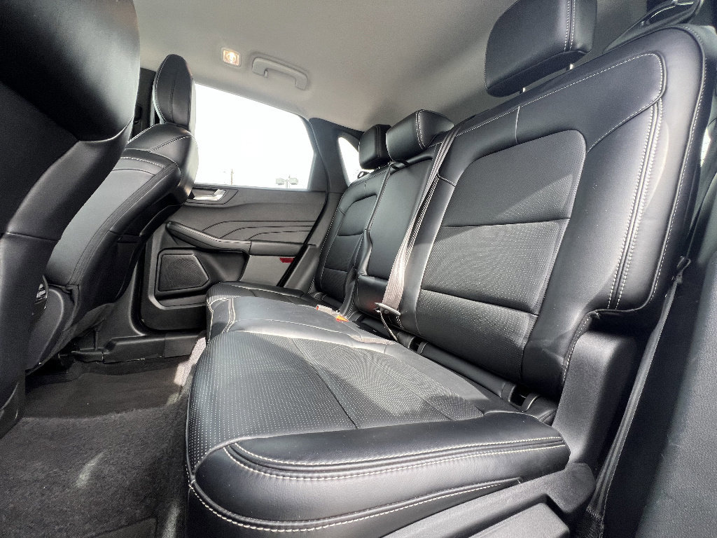Certified 2025 Ford Escape Platinum AWD/4WD image 34
