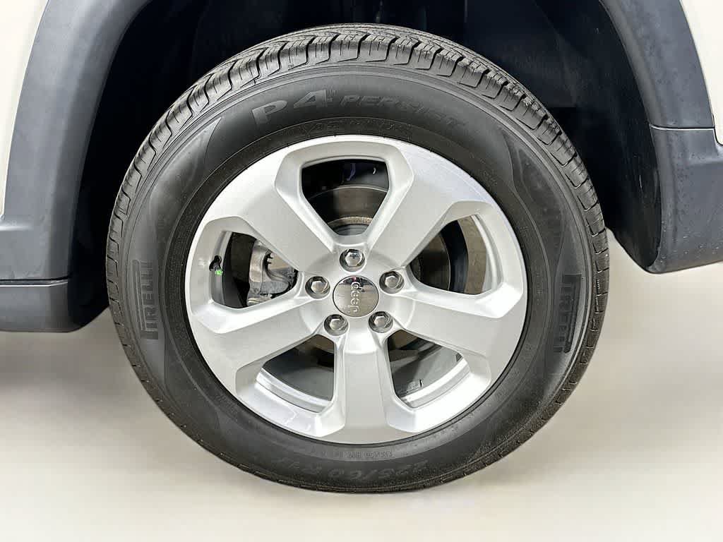 Used 2018 Jeep Compass Latitude FWD image 7