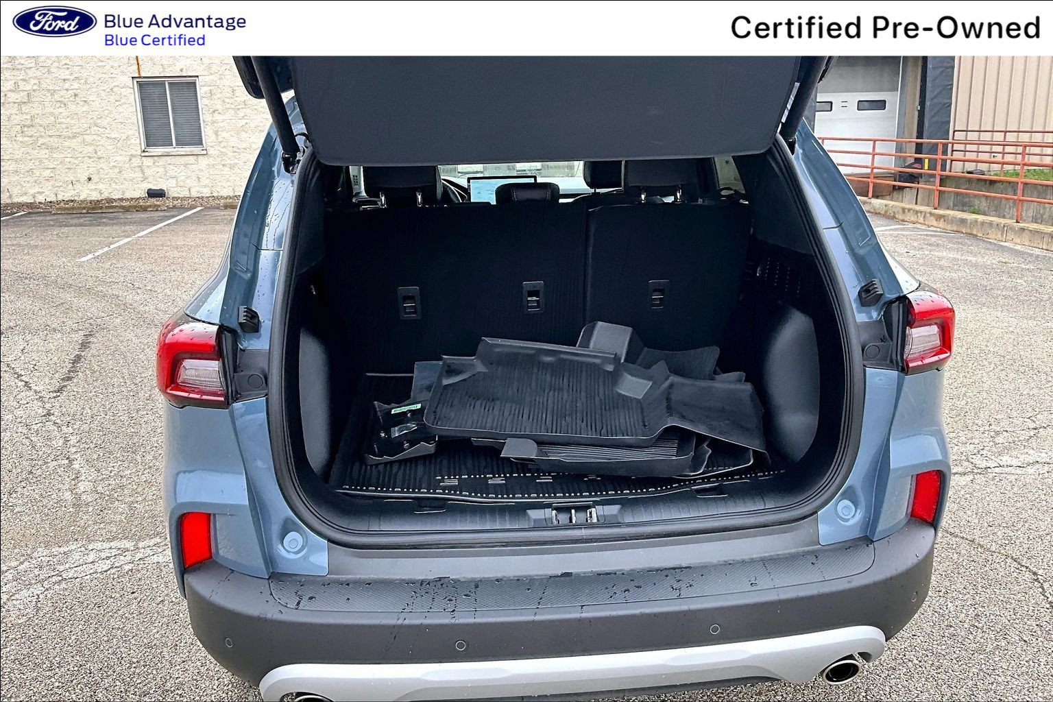 Certified 2026 Ford Escape SE w/ PHEV Premium Package FWD image 19