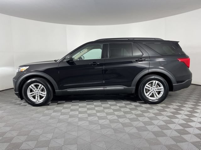 Certified 2024 Ford Explorer XLT w/ Equipment Group 202A RWD image 5
