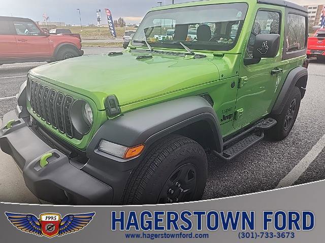 Used 2025 Jeep Wrangler Sport image 1