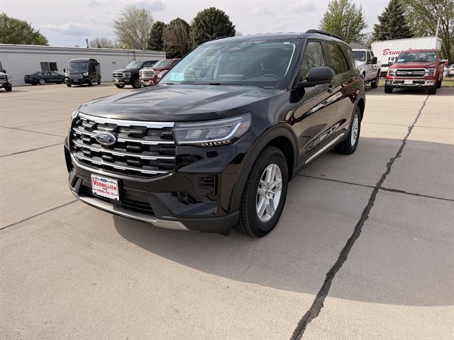 Certified 2025 Ford Explorer Active AWD/4WD image 12