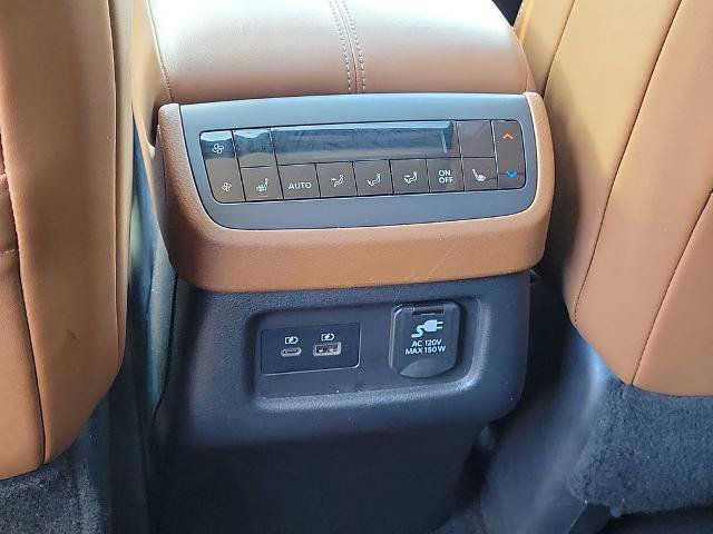 Used 2022 Nissan Pathfinder Platinum w/ Cargo Package AWD/4WD image 19