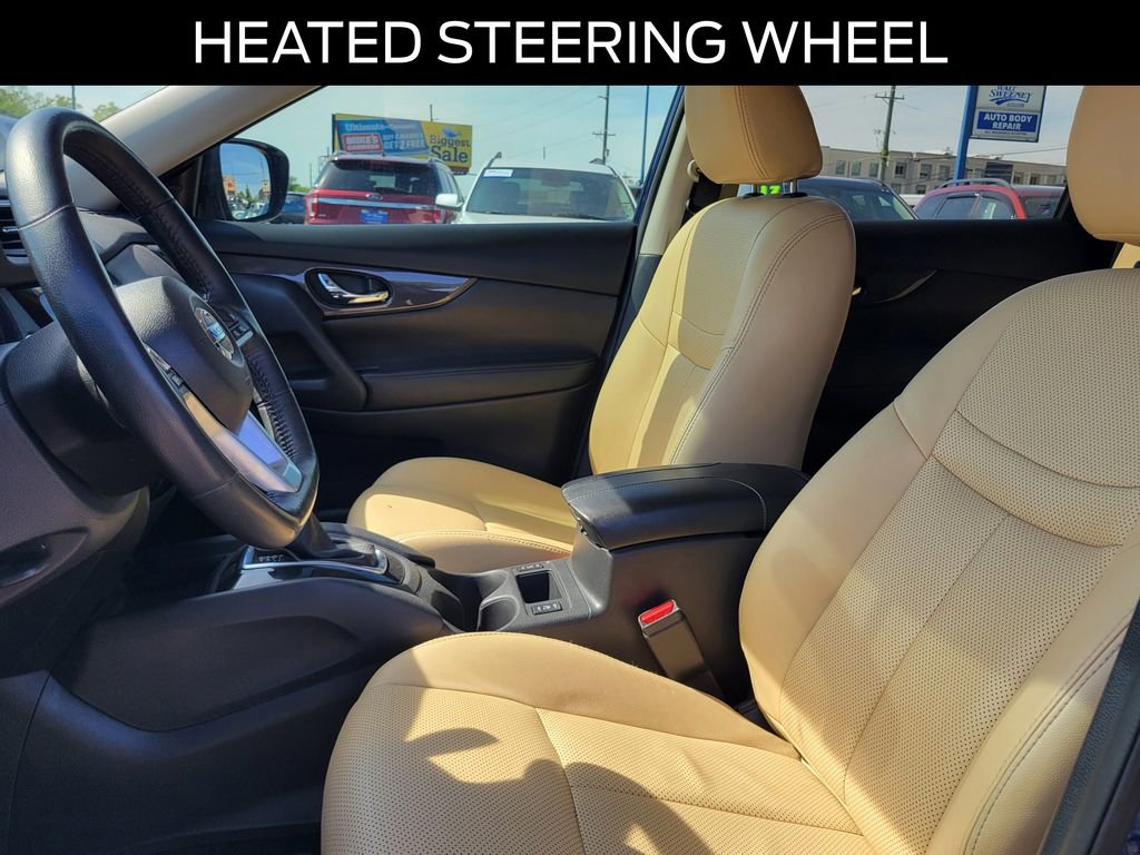 Used 2018 Nissan Rogue SV w/ Premium Package FWD image 16