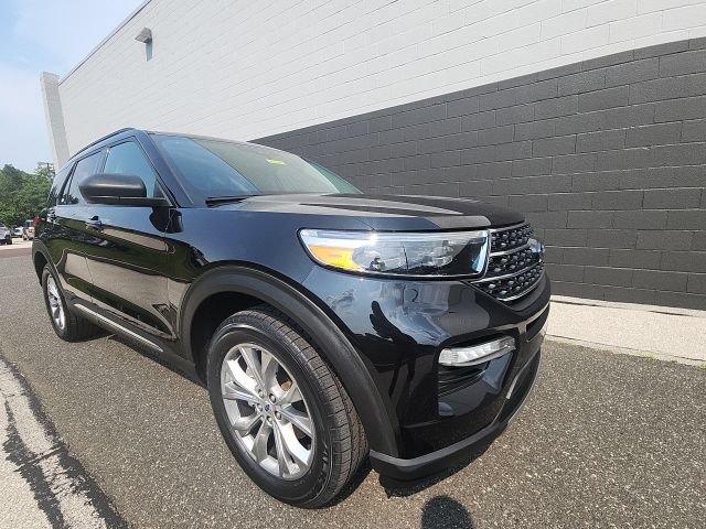 Certified 2023 Ford Explorer XLT w/ Equipment Group 202A AWD/4WD image 8