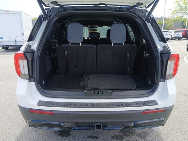 Certified 2025 Ford Explorer ST-Line w/ Premium Package AWD/4WD image 26