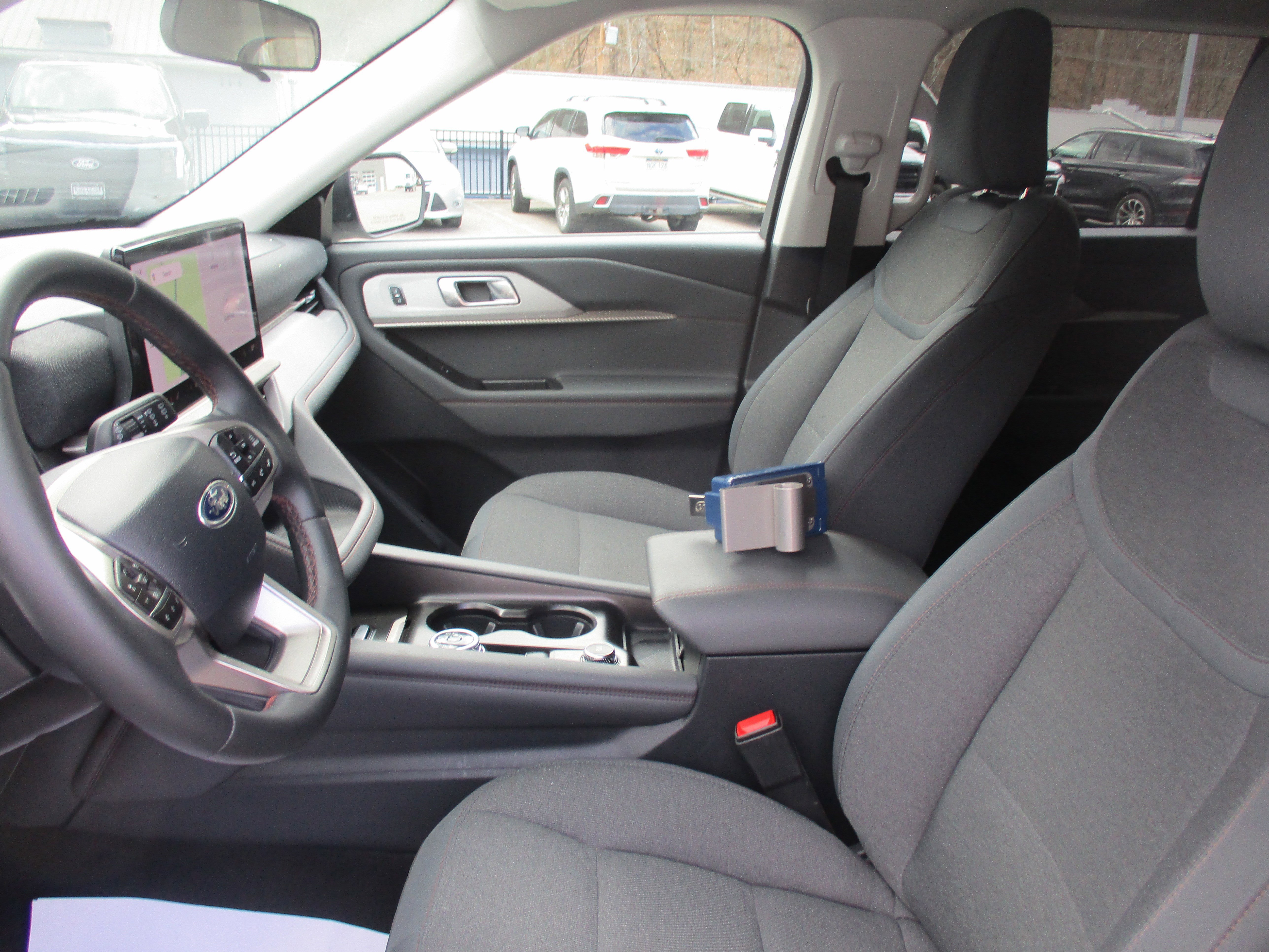 Certified 2025 Ford Explorer Active image 16