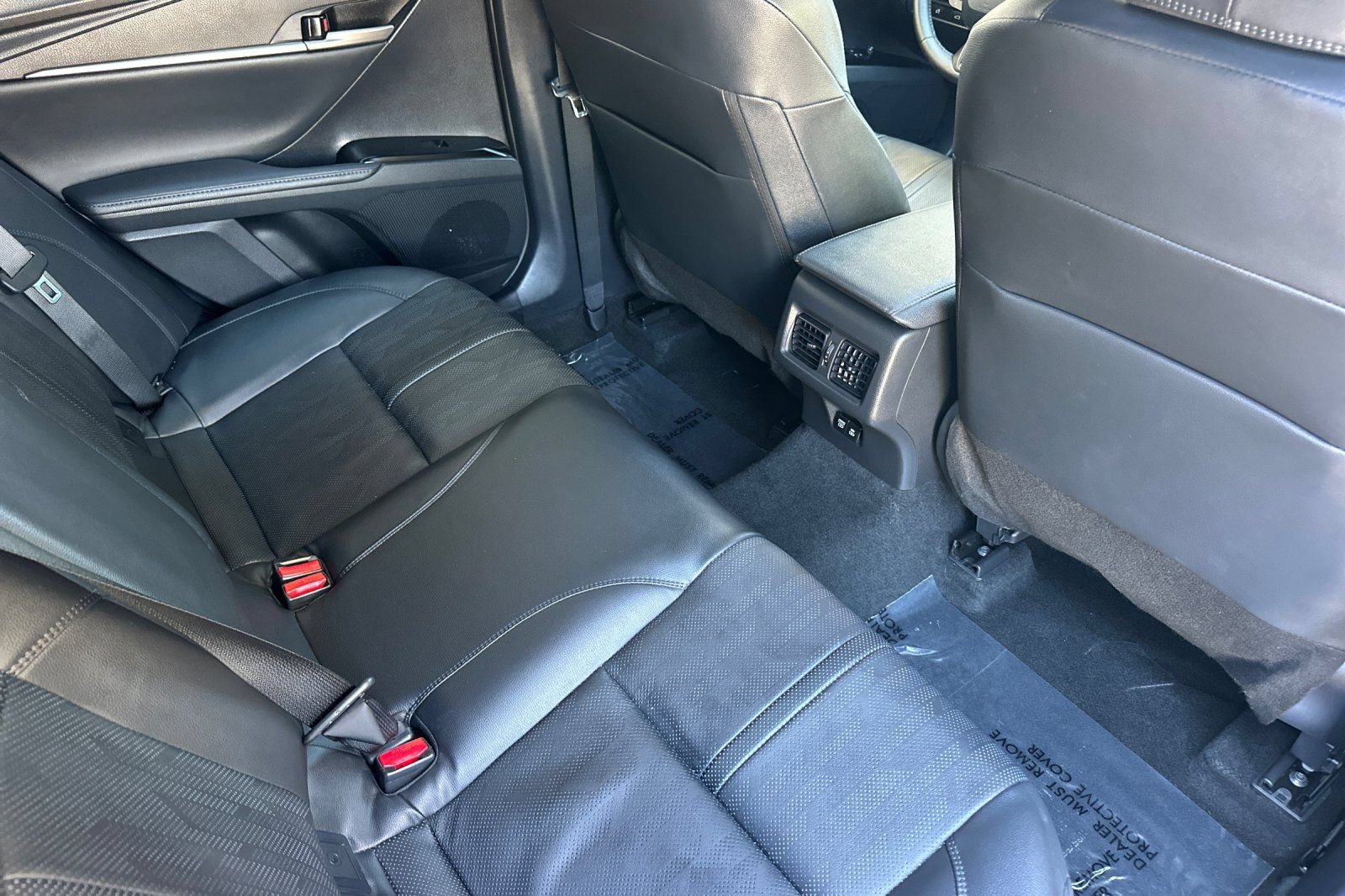 Used 2025 Toyota Camry XSE FWD image 17