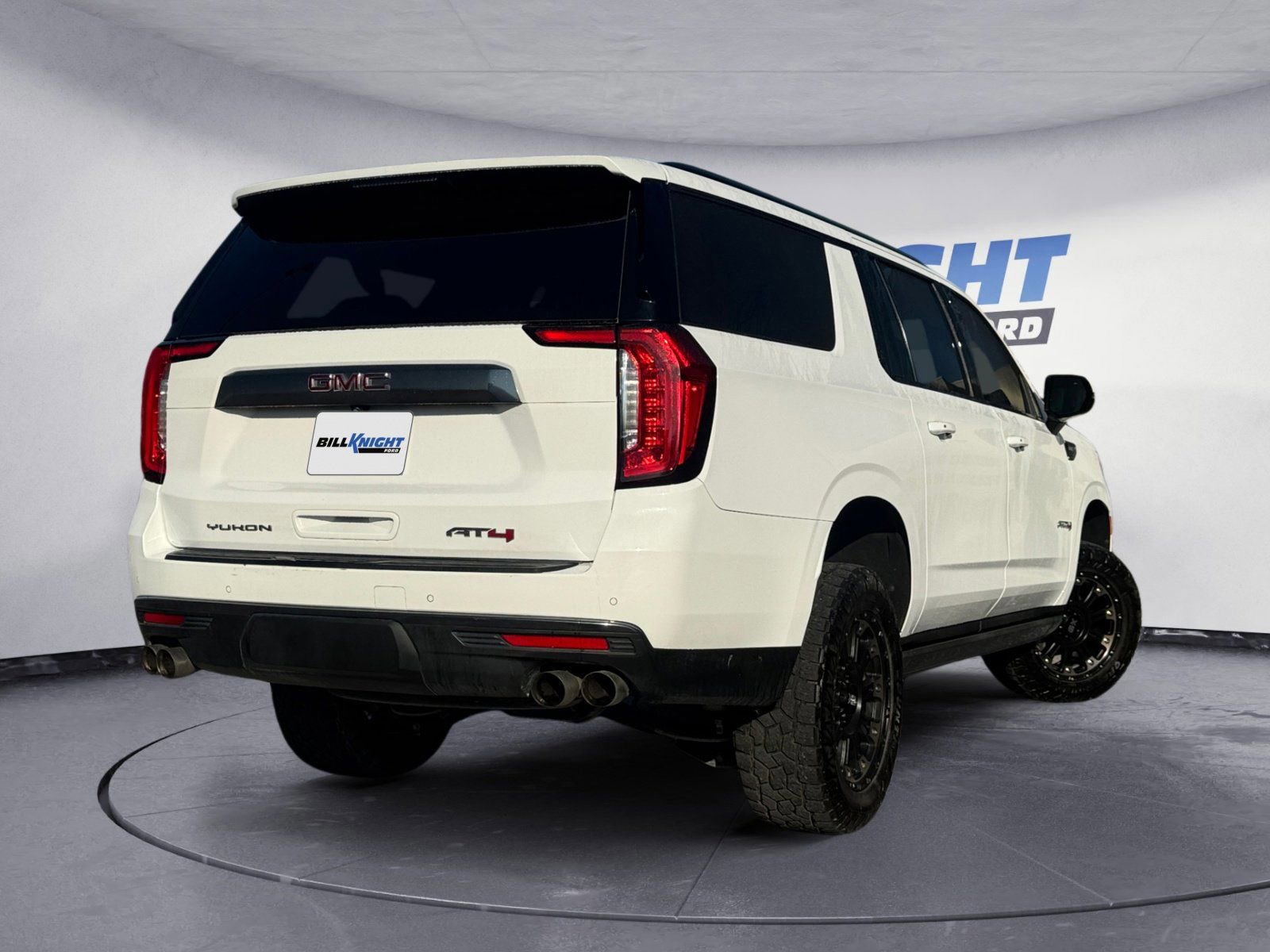 Used 2022 GMC Yukon XL AT4 image 5