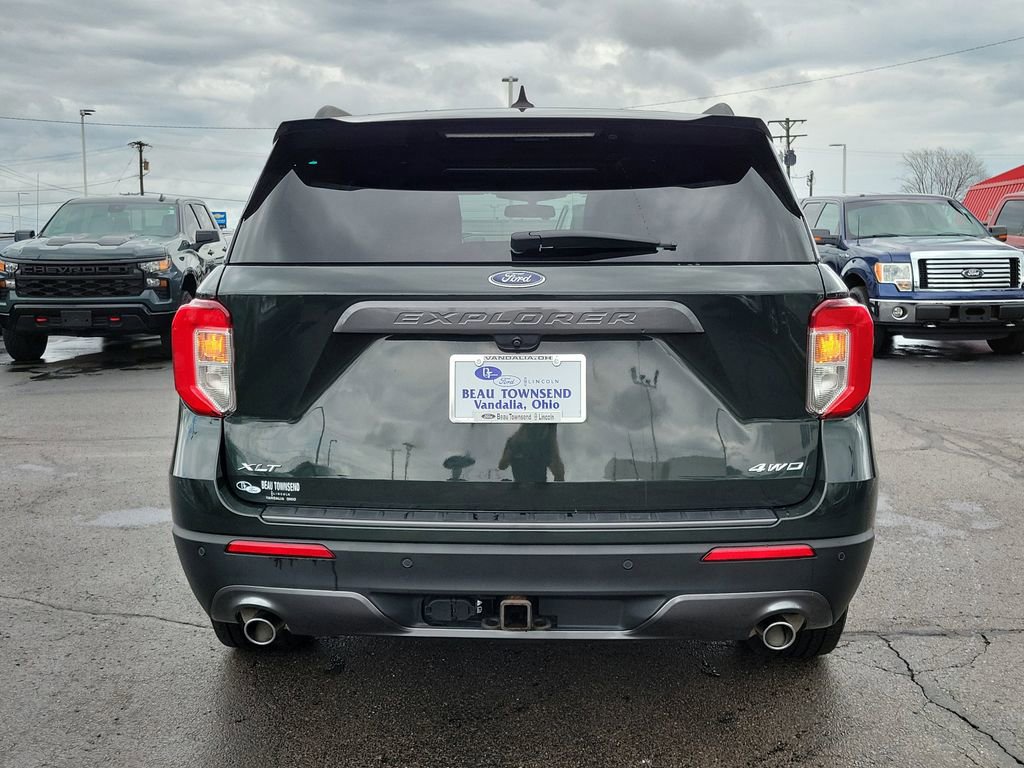 Certified 2022 Ford Explorer XLT w/ Equipment Group 202A image 4
