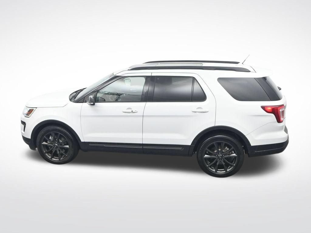 Certified 2018 Ford Explorer XLT w/ Equipment Group 202A FWD image 31