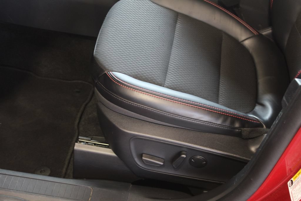 Certified 2025 Ford Escape ST-Line AWD/4WD image 32