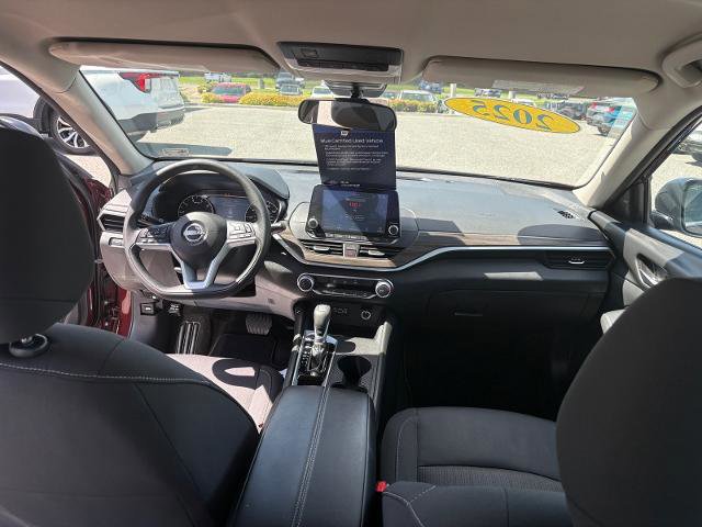 Used 2025 Nissan Altima 2.5 SV FWD image 31