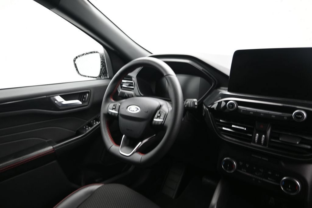 Certified 2025 Ford Escape ST-Line AWD/4WD image 17
