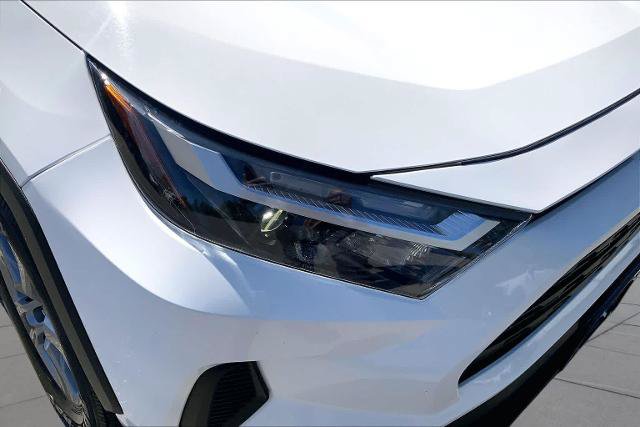 Used 2025 Toyota RAV4 XLE AWD/4WD image 27