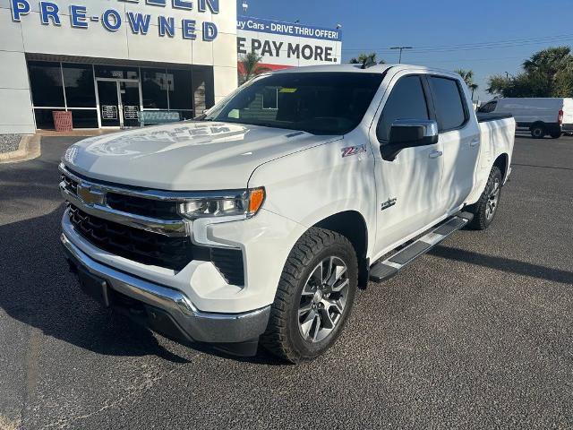 Used 2022 Chevrolet Silverado 1500 LT w/ Z71 Off-Road Package image 2