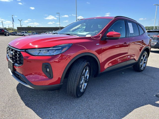 Certified 2025 Ford Escape ST-Line Select AWD/4WD image 11