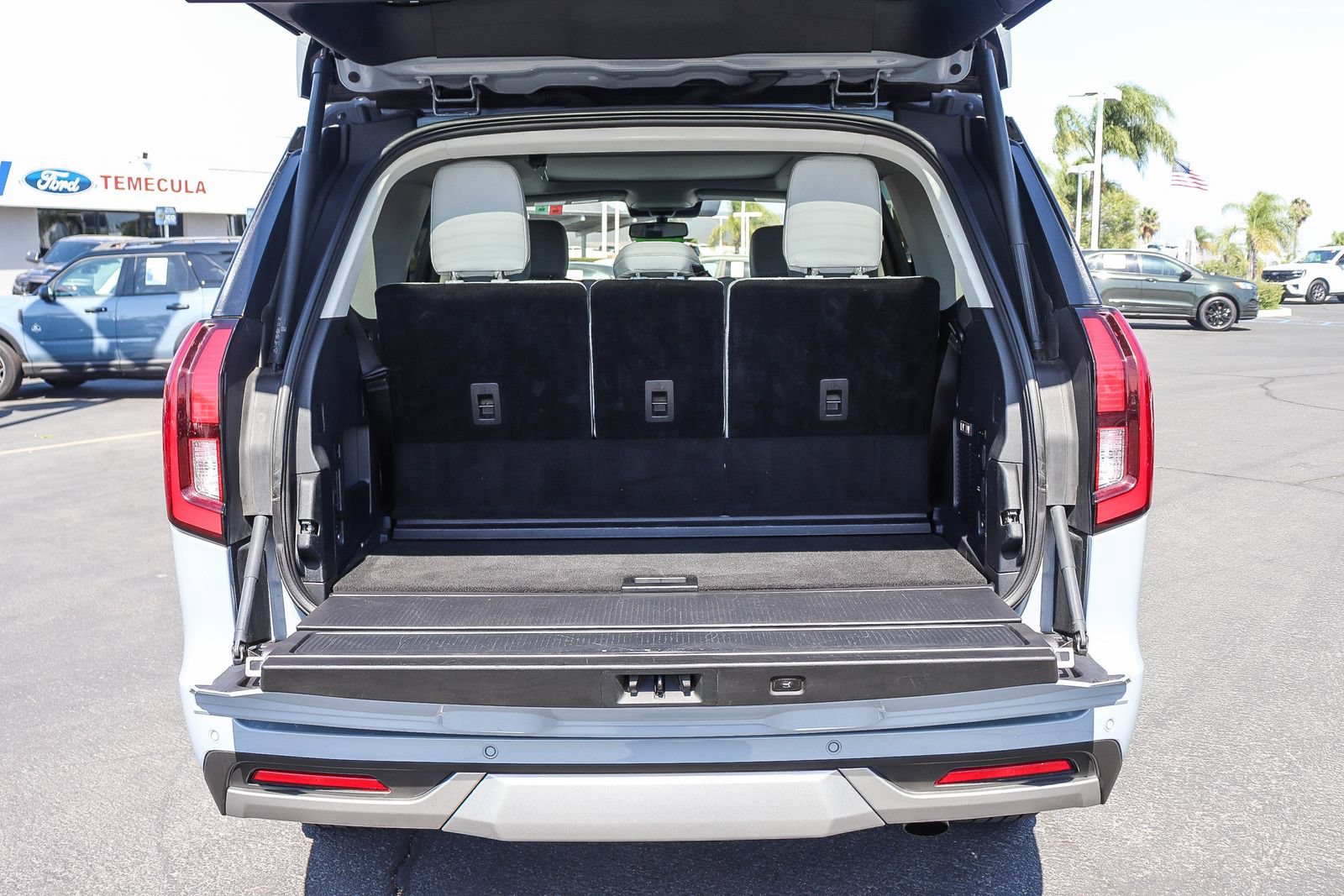 Certified 2025 Ford Expedition Platinum AWD/4WD image 28