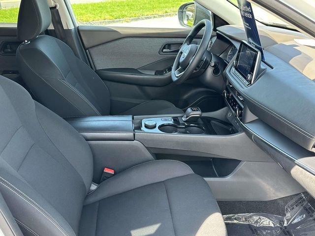 Used 2023 Nissan Rogue S AWD/4WD image 9