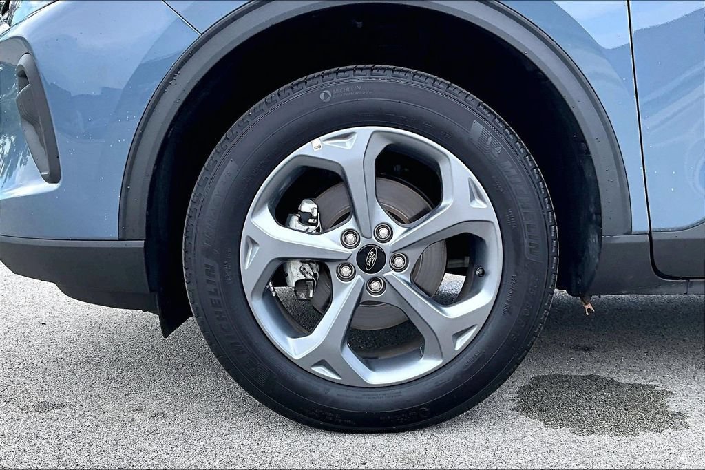 Certified 2025 Ford Escape ST-Line w/ Tech Pack #1 AWD/4WD image 9